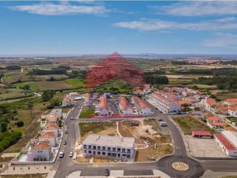 Piso nuevo de 2 habitaciones en Casais de Mestre Mendo - Peniche. Con parking. En primera planta. Consta de recibidor, cocina y salón diáfanos, dos habitaciones con armarios empotrados y baño completo. Espacios exteriores, con un total de 20,15 m2, c...