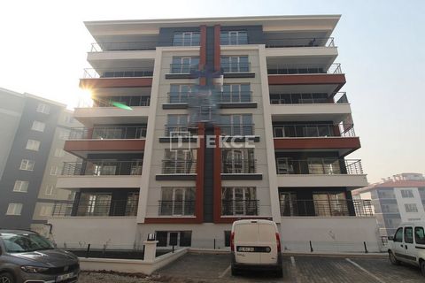 Nieuwe Luxe Appartementen te Koop met Stadszicht en Grote Balkons in Altındağ, Ankara Deze gloednieuwe appartementen zijn gelegen in Altındağ, een van de meest gewilde wijken van Ankara. Dankzij recente investeringen en stedelijke transformatieprojec...