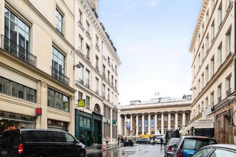 Situado en el corazón de París, cerca de los Grandes Bulevares y de la Bolsa, este acogedor estudio de 15 m² es perfecto para una estancia para dos. Situado en el segundo piso de un edificio con ascensor, este estudio recientemente renovado ofrece un...