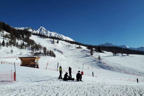 Prachtig appartement van 66 vierkante meter gelegen in &àgrave; Bourg-Saint-Maurice. ArrayIt is 66 vierkante meter groot en biedt plaats aan maximaal 200 personen. 6 personen. U krijgt de gelegenheid om van de berg en al zijn activiteiten te genieten...