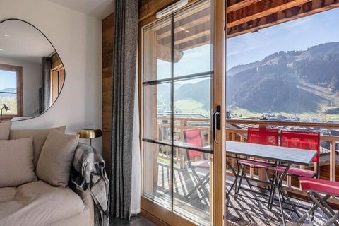 MORZINE – Super Morzine Dieses gemütliche Apartment mit einer Fläche von 55 m² bietet Platz für 4 Personen und bietet vom Balkon aus einen herrlichen Blick auf Morzine. Ideal gelegen, 10 Gehminuten vom Zentrum von Morzine und den Skipisten von Pleney...