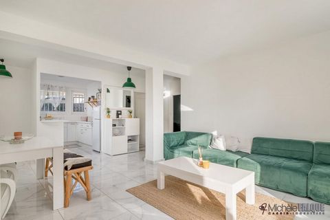 Imagine living a few minutes walk from the port of Cassis, in a renovated and crossing 3-room apartment. Located in a quiet and secure residence, this apartment offers you: A private balcony to enjoy the sunny days and an unobstructed view of Cap Can...