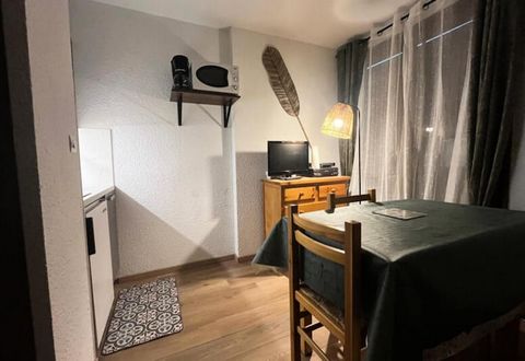 Deze charmante studio van 19 m² bevindt zich op de begane grond en is geschikt voor maximaal 4 personen. Het appartement beschikt over een 