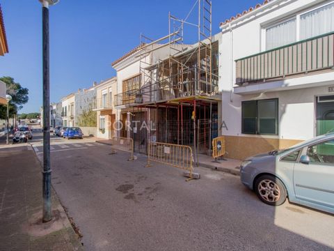 Are you looking for a new build house for sale in Sant Lluís? This is a first floor house under construction which will be delivered during 2025. It will consist of a spacious living-dining room with open kitchen, two bedrooms and a bathroom on the f...