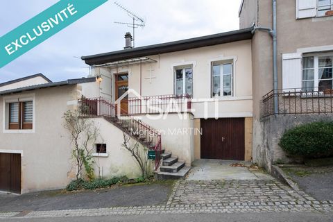 Located in the charming village of Dornot (57130), this 80 m² house enjoys a peaceful environment, offering a serene and authentic atmosphere. We find a ground floor on the basement including a kitchen living room of 17m², a living room of 21m², two ...