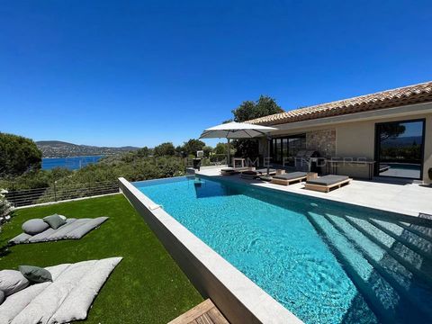 This property is situated in a sough after domain at the entrance of Saint Tropez.It benefits from a wonderful sea view. The villa is newbuilt and offers large bright rooms opening onto the outside space. Villa: – Large living / dining room / kitchen...