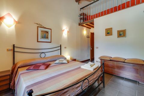 Verblijf in deze landelijke vakantiewoning in Arezzo dat beschikt over 3 slaapkamers en een heerlijk zwembad. De woning is ideaal voor een zonnige vakantie met het gezin. Deze comfortabele vakantiewoning ligt op 4 km van Terranova Bracciolini, tussen...