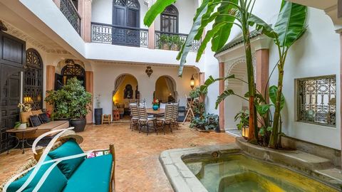 This property is enviably located in a touristy and sought after district of the Medina, close to major landmarks. A parking-lot is nearby. The venue has been successfully operated for years as a ç suite small Boutique-Hotel, offering to guests a jac...