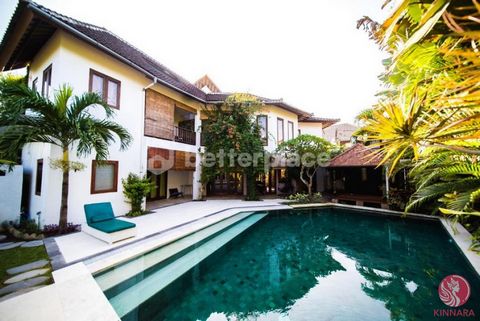 This stunning 6-bedroom villa, located in the heart of Echo Beach, Canggu, offers the perfect blend of traditional Balinese architecture with modern conveniences. Surrounded by lush tropical greenery and just a short walk from the beach, this villa p...