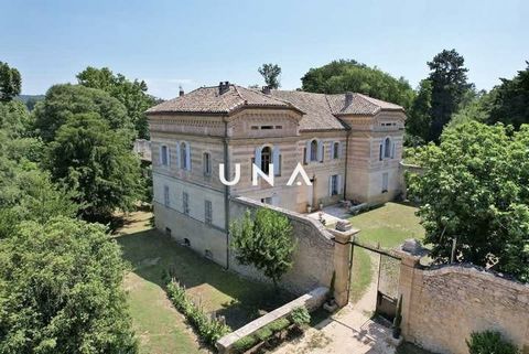 I am pleased to present to you this elegant residence located in the town of Uzès, First Duchy of France, a city full of charm and rich history, completely restored under the impetus of André Malraux, it retains a prestigious heritage. In the middle ...