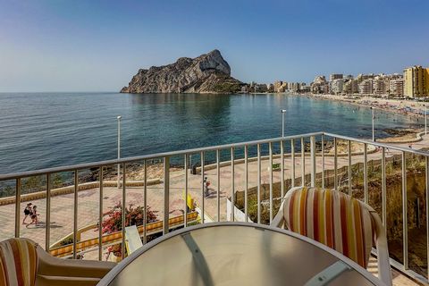 Fantastic apartment located on the seafront, within walking distance of the beach and restaurants and stores. This beautiful apartment has a spacious living-dining room, fully equipped kitchen with access to a small glazed terrace. It also has two be...