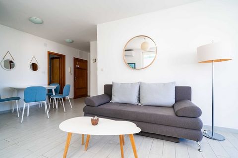 Apartment Radovan is located in Gruž, only 10 minutes ride away from the famous Old Town of Dubrovnik. If you want to spend your vacations in peace and quiet environment, far from the city crowds, and also to have nearby all you need during your holi...