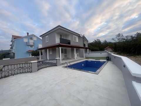 Luxury semi-detached villa with pool in Jardanovo, 600 meters from the sea. Total area is 95 sq.m. Land plot is 250 sq.m. It is a property that is the last in a row, so peace and quiet are guaranteed. In addition, one side is completely surrounded by...