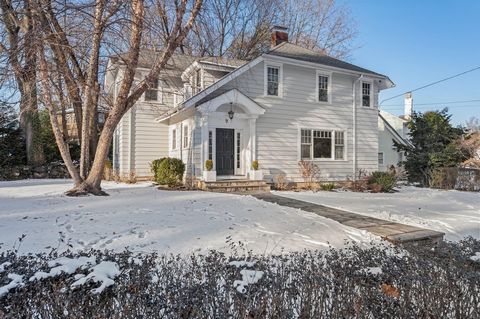 Move right in to this recently gut-renovated gem! This beautifully appointed three-bedroom, three-and-a-half-bathroom house is an exceptional blend of thoughtful, modern design and contemporary convenience in the interior, while retaining the delight...