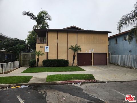 PRICED TO SELL - ONLY $249/SF. 13 units located in the Wrigley area of Long Beach subject to AB 1482 Rent Control (5% + CPI increases). Excellent unit mix for the area with onsite laundry and parking. 9.2 GRM with all units at market rent. Property f...