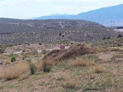 Come own a piece of paradise in central Rio Rancho. 1 Acre View LOT! Utilities are nearby! Rio Rancho the City of Vision!Close to Northern and Unser.Owner Finance Options Available!