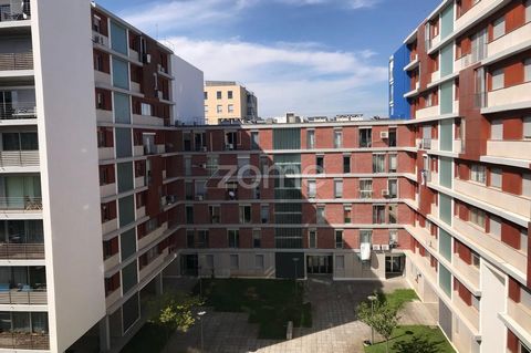 Identificação do imóvel: ZMPT573958 Large apartment, located in Condomínio da Torre. It has a large common room, two bedrooms and a suite, a bathroom to support the bedrooms and a social bathroom. The apartment has central heating and is ready to mov...