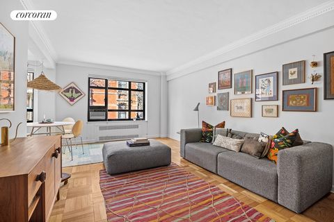 Welcome to this beautifully renovated one bedroom in the heart of Brooklyn Heights, on Remsen and Henry Street, in a mid-century co-op. It could be a perfect primary residence or pied-a-terre for a cash buyer. Enjoy a spacious living room with a corn...