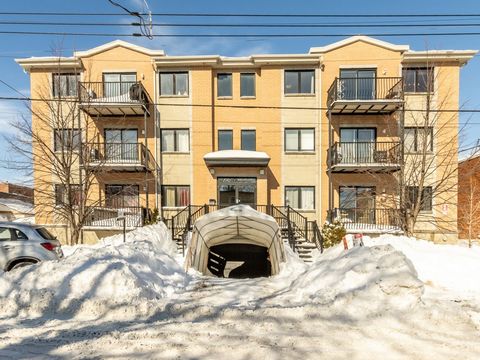 Beautiful condo located in one of Montréal-Nord's most sought-after areas. Nestled on the 3rd and top floor of a well-managed 24-unit building, it's perfect for a family. Featuring 2 bedrooms, a bright open-concept living space, and a private balcony...