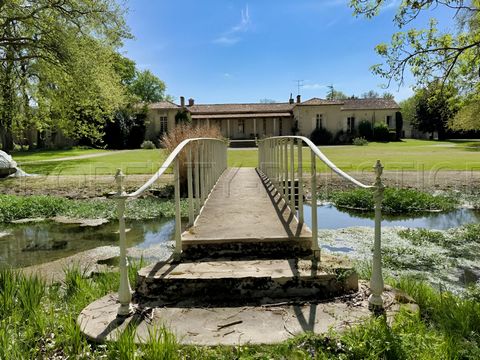 ANCIENNE SEIGNEURIE DU XVIIe CHARENTE-MARITIME 10 HA
