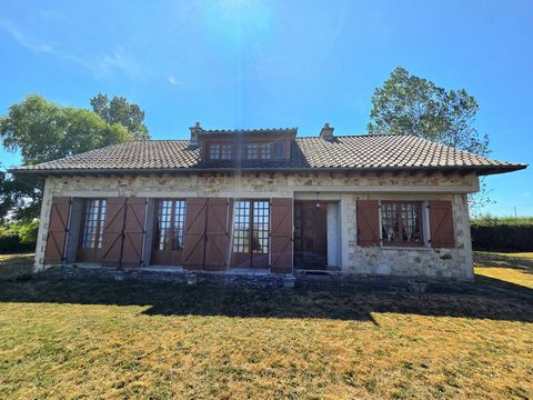 Maison en pierres et son atelier/garage en campagne avec vue dégagée