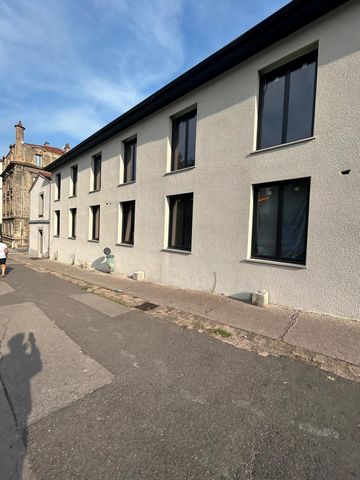 A VENDRE - PLATEAU de 30m2 - CENTRE DEUX SAINT ETIENNE - JEAN MONNET