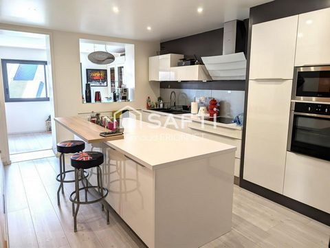 Très grande maison atypique au centre de Laval