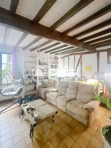 Maison champenoise type corps de ferme avec dépendances et jardin