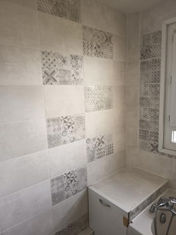 APPARTEMENT PRES COMMERCE ET LYCEE