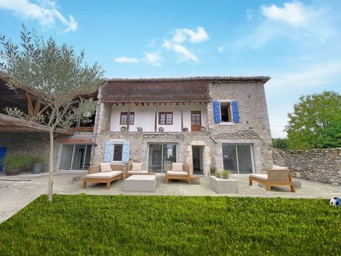 Maison rénovée, dépendances, très calme, bien Rare