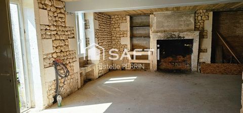 maison charentaise en pierre en cours de rénovation