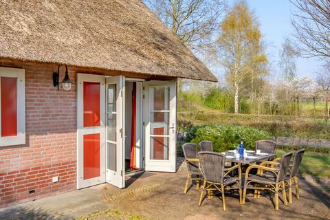 The cheery, comfortable and luxuriously furnished villas are spread out over the De Hildenberg country estate. You have the choice of seven different types: All villas have a bedroom and one of the two bathrooms on the ground floor. There are three 6...