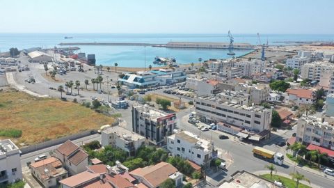 New building right in front of the Larnaca Harbour and just minutes away from the new Larnaca Marina. Designed for apartments and shops on the ground floor, with a sky bar available above the 6th floor. Within walking distance to shops, restaurants, ...