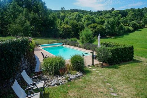 This is a 3-bedroom holiday home in Saint-Beauzile for 14 people. Equipped with a swimming pool, the home is perfect for families and small groups. The home is set in a quiet location not far from the famous town of Saint Antonin Noble-Valle and the ...