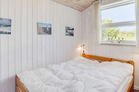 Hier in diesem Ferienhaus in Loddenhøj erwartet Sie ein schönes und geräumiges Ferienhaus für max. 4 Personen. Den Mittelpunkt für das Familienleben bildet die offene Wohnküche, die wie der Rest des Hauses sehr gemütlich und hell ist. Durch die große...