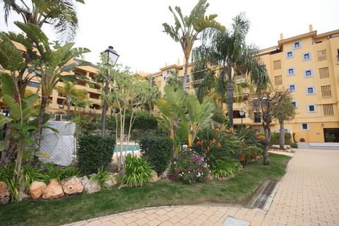 Located in San Pedro de Alcántara. Fantastic and very spacious 2 bedroom apartment, located in a prime area, within walking distance to amenities and the town of San Pedro, along with the beach.