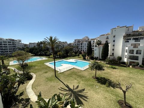 Located in Puerto Banús. This 2 bedroom, 2 bathroom west facing apartment is ideally located, beachside in Puerto Banus and walking distance to all amenities and facilities. A good sized entrance hall leads through double doors to a lovely living roo...