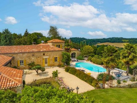 This truly high class property stands in nearly 20 hectares of mixed pasture and woodland, in the heart of the Lot valley. The main house has about 350m² of luxurious living space and an additional detached 3 bedroomed house in the grounds.  All the ...