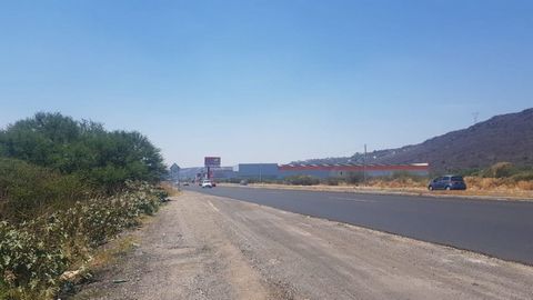 VO1599DP *Lot Lib Sur Poniente Attention investors! Ideal for shopping complex* VO1599DP Attention investors *** Excellent land Ideal for COMMERCIAL, service and residential complex. It could also be INDUSTRIAL land use. With a front of 55 meters to ...