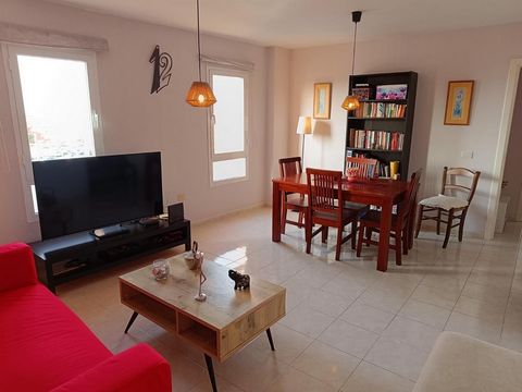 We present this interesting property in San Isidro, a spacious apartment with many possibilities. Located in a very good area, with all services in the surroundings. Distributed in a total of 3 bedrooms, 2 full bathrooms, independent American kitchen...