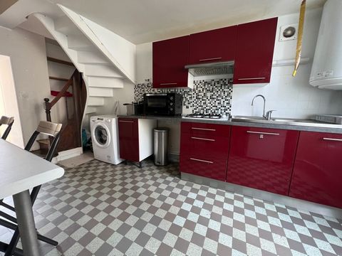 Dpt Maine et Loire (49), à vendre AVIRE maison centre bourg 2 chambres