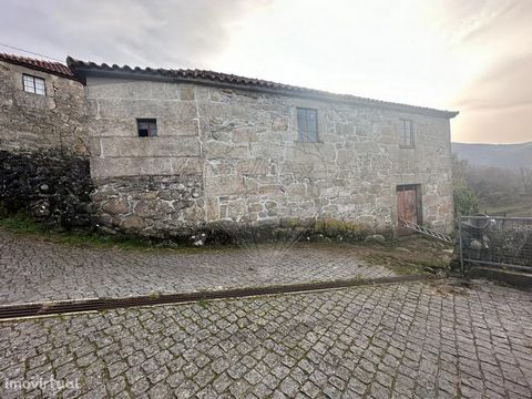 Stone House with Panoramic Views Discover the timeless charm of this stone villa for restoration, located in Cabreiro, in the municipality of Arcos de Valdevez. With two floors of 80m2 each, this property is an invitation to imagination and design, o...