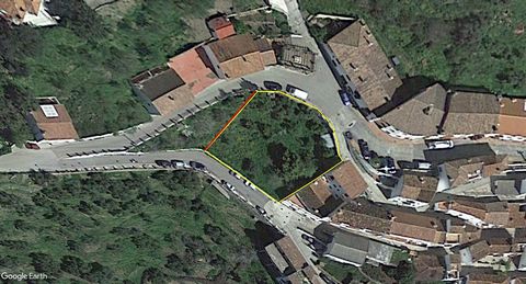 Finalist urban plot in the urban area of Jubrique, a white town paradise for hikers and nature lovers, 33 km away of Estepona, with an area of 1,200 m2. You can build a multi-family building with 2,070 m2 of roof (between 30 and 35 units of apartment...