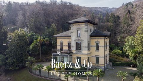 Adjacent to the center of Stresa historic Art Nouveau villa built in 1875. The property for sale consists of the luxury villa, which is spread over an area of ​​800 square meters. divided over 4 floors and the annex for the caretaker or guests. The v...