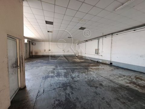 Offre 79308 Rimex Properties propose un hall de production d’une superficie de 3392 m². et un terrain attenant de 6610 m². La propriété est divisée en plusieurs locaux - base de production avec vestiaires, sanitaires, cantine, salles de repos et bâti...