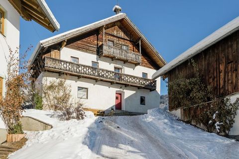 Welcome to Haus Stefflmoos, a timeless oasis with breathtaking views rising majestically above St. Johann im Pongau. This detached, traditional farmhouse, built several centuries ago, exudes a touch of history and invites you to immerse yourself in t...