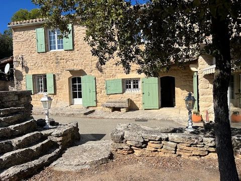 CABRIERES D’AVIGNON In the heart of an olive grove, in a dominant position with a superb view to the mountain of the Luberon and in a totally preserved and protected environment This restored stone farmhouse dates from 1743, full of charm and charact...