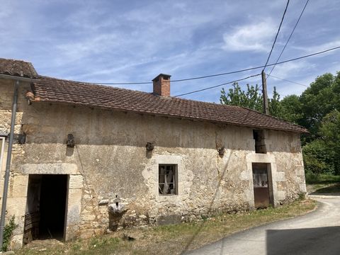 In hamlet in the town of Corgnac sur l'isle, stone house to restore on plot of 560m2