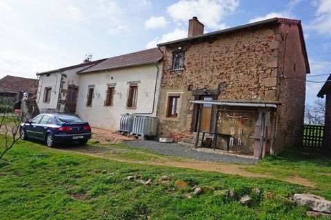 Between Lapalisse and Le Donjon, 40 minutes from Vichy and Moulins, 1h30 from Lyon. Longère style stone house comprising kitchen, living room, three bedrooms, bathroom, wc. Convertible attic. Heating by pellet boiler. Large building with barn and sta...