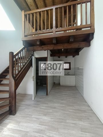 Charming T3 triplex of 60.88m2 of living space located on the second floor without elevator of a secure property located in the center of Cluses. Close to schools and shops. Its location has both peace and quiet and proximity to shops.